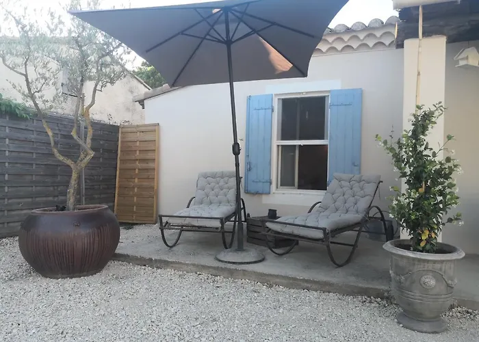 Gite Paisible Aux Pieds Des Alpilles, Parking Prive